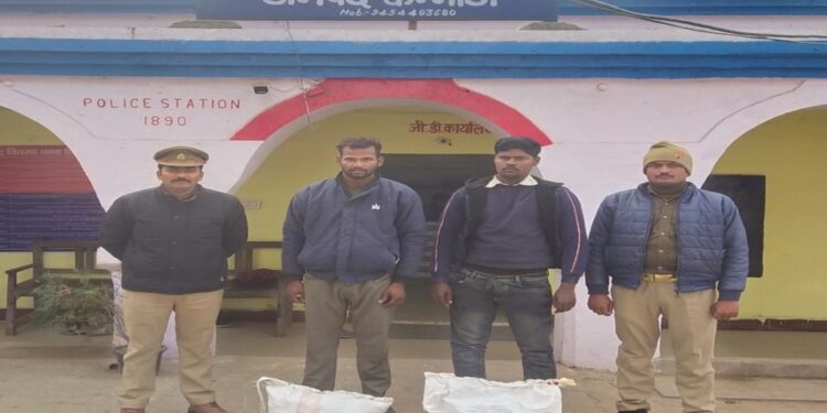*थाना छिबरामऊ पुलिस द्वारा चोरी करने वाले 02 शातिर अभियुक्तगण को मय चोरी किये गए माल सहित किया गया गिरफ्तार ।*