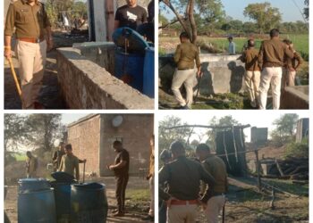 आबकारी विभाग की अवैध शराब के विरुद्ध बड़ी कार्यवाही  लगभग 8200 किलोग्राम महुआ लहान मौके पर नष्ट व 35 लीटर हाथ भट्टी मदिरा जप्त