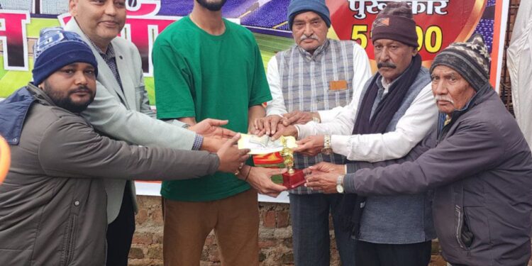फाइनल में पहुँची कटनी,नागपुर हुई बाहर आज सीधी और कटनी के बीच होगा फाइनल मुकाबला,उमरियापान के अँधेलीबाग खेल मैदान में चल रही लैदर बॉल क्रिकेट प्रतियोगिता