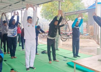 युवा दिवस पर महाविद्यालय में योग एवं सूर्य नमस्कार का आयोजन