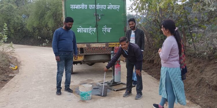 नगरीय प्रशासन एवं आवास विभाग की टीम ने कायाकल्प 2.0 में बन रही रोड निर्माण सामग्री का लिया सैंपल…