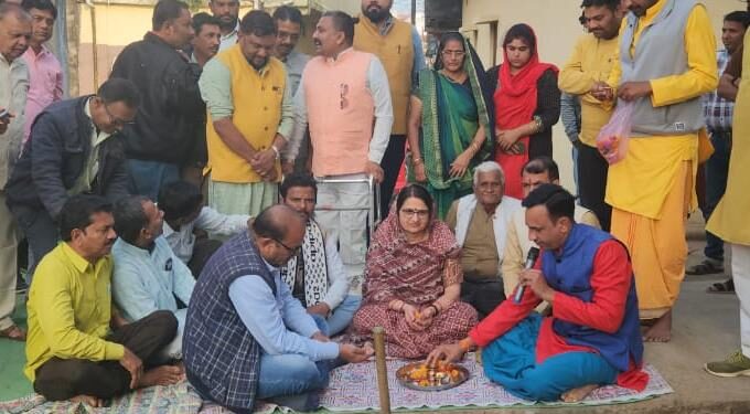 वर्षों पुरानी कच्ची सड़कों से मिलेगी निजात,हुआ भूमि पूजन संपन्न : सभापति ईश्वरदास जमींदार…