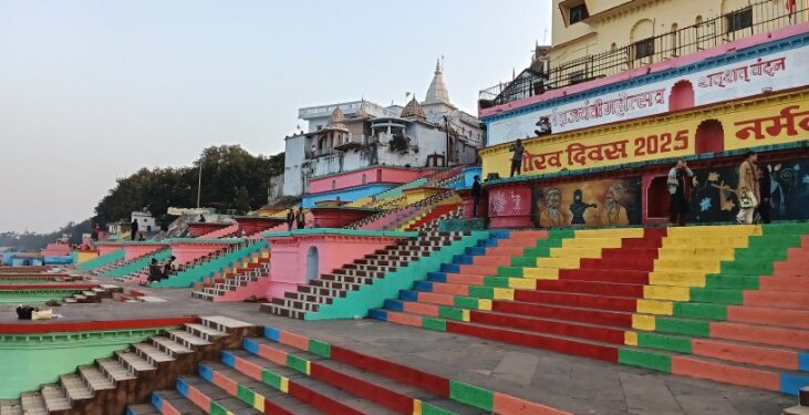 नगर पालिका अध्यक्ष और सीएमओ के दिशा निर्देशन में गौरव दिवस और मां नर्मदा जयंती की तैयारियां जोरों पर,मनभावन रंगों से सज रहे मां नर्मदा के घाट,चित्रों के माध्यम से दिखेगा महाकुंभ का नजारा और समुद्र मंथन…