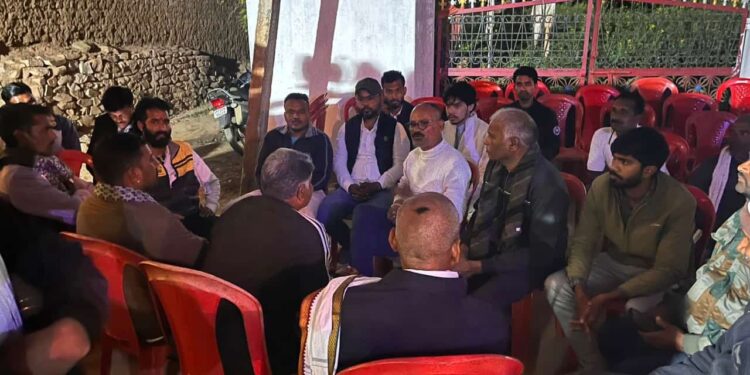 पूर्व विधायक ने किया सिलौंडी क्षेत्र का दौरा