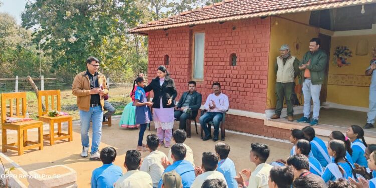 बढ़े ही धूमधाम से मनाया गया राष्ट्रीय पर्यटन दिवस,पर्यटन विभाग और जिला प्रशासन द्वारा पर्यटन को बढ़ावा देने नए आयाम दिए जा रहे,बच्चों ने ली होमस्टे की जानकारी के साथ किया होमस्टे का दौरा…वीडियो