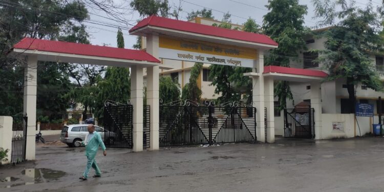 शासकीय नर्मदा महाविद्यालय में मारपीट के मामले में पुलिस जांच शुरू,छात्र संगठन आमने-सामने, मंडल अध्यक्ष का नाम आने से मामला गरमाया..!एसडीओपी को दिया आवेदन घटित घटना के लिए सीसीटीवी फुटेज के DVR जप्त करने के लिए,अब तक दर्ज नहीं हुई FIR…!