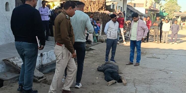ब्रेकिंग न्यूज़…ब्रेकिंग न्यूज़  ग्राम बेहरावल में दहशत का माहौल 40 वर्षीय मोहन पाटीदार की”हत्या मिली सड़क पर मिली लाश”चौकीदार ने पुलिस को दी सूचना..!