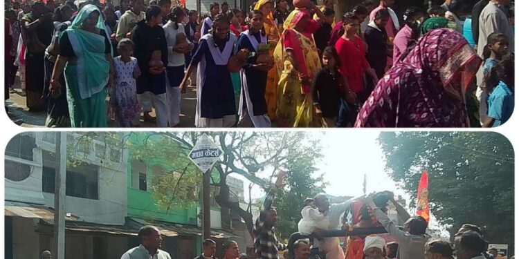 सिलौंडी में निकली विशाल शोभा यात्रा