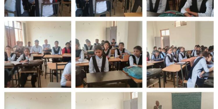 कवर फसल मल्चिंग एवं हरी खाद का विद्यार्थियों को तकनीकी प्रशिक्षण दिया गया।