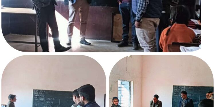 ….*और कलेक्टर ने शिक्षक बनकर ब्लैक बोर्ड में छात्रों को समझाया गणित* धाराप्रवाह पुस्तक वाचन पर कलेक्टर ने छात्रों को दी शाबाशी*