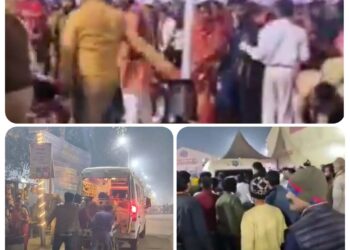 प्रयागराज भगदड़ मामला मेला क्षेत्र मे कुछ महिलाओ के दम घुटने की वजह से हुई धक्का मुक्की, जिसके बाद एक के ऊपर एक महिलाए और पुरुष गिरे VIDEO