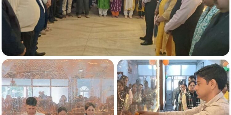*स्वतंत्रता संग्राम शहीदों की स्मृति में कार्यालय कलेक्ट्रेट में रखा गया दो मिनट का मौन*