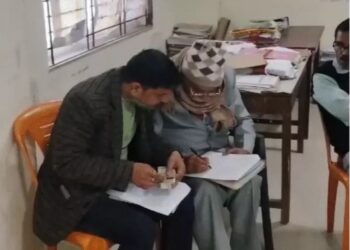 25 हजार की रिश्वत लेते बाबू गिरफ्तार, निलंबित शिक्षक की बहाली के लिए 30 हजार रुपए मांगे थे,