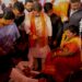 आज इंदौर में सफाई मित्रों को चरण पादुका पहनाकर किट वितरित की CM
