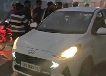 पति ने किसी और के साथ पत्नी को देखा तो देखे वायरल VIDEO