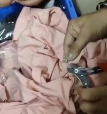 शर्ट की बटन में सोने की तस्करी, कस्टम विभाग ने पकड़ा 29 लाख का गोल्ड VIDEO