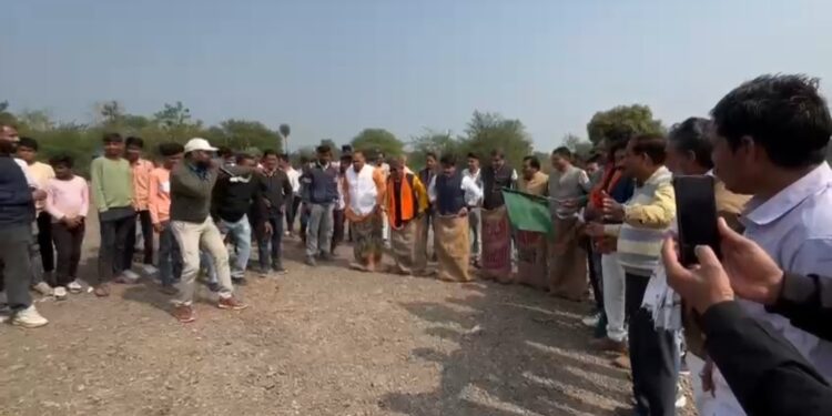 “आनंद उत्सव का आनंद लेते विधायक घनश्याम चंद्रवंशी VIDEO
