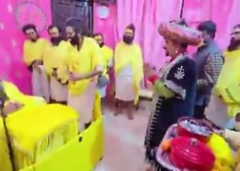 प्रेमानंद जी महाराज ने आज जब कानपुर के ओपी शर्मा जूनियर का जादू देखा तो खिलखिलाकर हंस पड़े..देखे VIDEO