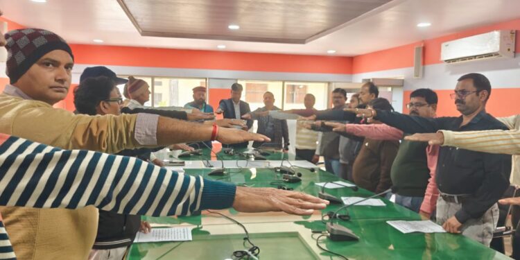 *राष्ट्रीय मतदाता दिवस पर निगम के अधिकारी कर्मचारियों ने ली शपथ*