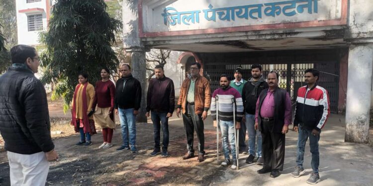जिला पंचायत कार्यालय परिसर में हुआ राष्ट्रगीत “वंदे मातरम” एवं राष्ट्रगान “जन गण मन” का गायन