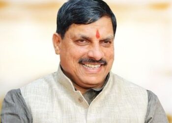 जिला प्रशासन से लेकर नगरीय निकायों के अधिकारियों को तत्काल प्रभाव से निर्देशित किया है कि तुरन्त श्रद्धालुओं सहित सभी प्रभावित लोगों के लिए बुनियादी सुविधाओं जैसे भोजन, पानी, ठहरने की समुचित व्यवस्था, शौचालय एवं अन्य नागरिक सुविधाओं का इंतजाम किया जाए।