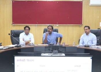 स्वच्छता सर्वेक्षण के तहत सभी अधिकारी करेंगे फील्ड निरीक्षण।   मिलावट के विरुद्ध सुनिश्चित करें सख्त कार्रवाई।   ई-ऑफिस के अंतर्गत सभी कार्यालय में करें डिजिटाइजेशन आफ रिकॉर्ड। __ कलेक्टर श्री संदीप जी आर