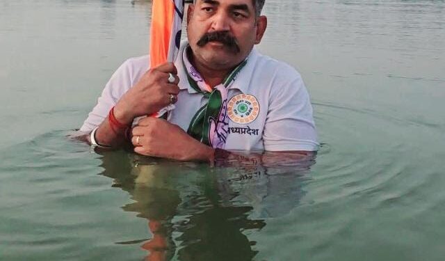 इटारसी के डॉ॰ श्यामा प्रसाद मुखर्जी अस्पताल में स्वास्थ्य सुविधाओं की कमी पर सम्पूर्ण स्वास्थ्य सुविधाओं की मांग पर अड़े कांग्रेस नेता गजानंद तिवारी