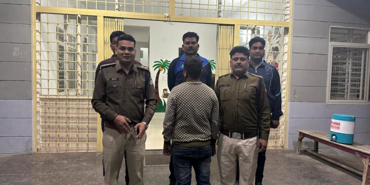 पुलिस थाना रीठी द्वारा अवैध मादक पदार्थ गांजा के साथ आरोपी को किया गिरफ्तार