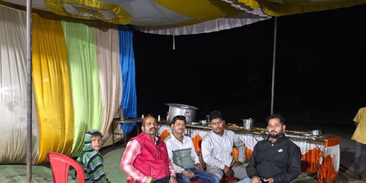 *विद्यालोक फाउंडेशन महाकुंभ सेवा अभियान – महाकुंभ यात्रियों को निःशुल्क भोजन सेवा*