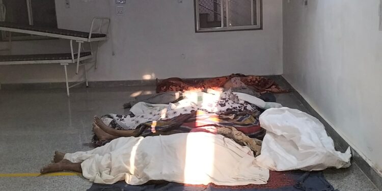 सड़क हादसे में किसी का सिर तो किसी का हाथ हुआ अलग, छः मृत दो गंभीर