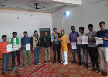 भारतीय किसान यूनियन स्वराज कन्नौज, आज शुक्रवार को राज यादव ब्लॉक उपाध्यक्ष तालग्राम द्वारा बी आर एजुकेशन स्कूल सराय प्रयाग मे बैठक का आयोजन किया गया