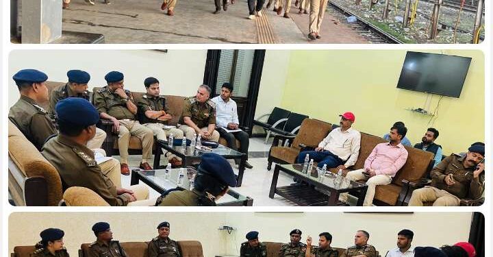 *एस.पी. कटनी एवं डीआईजी रेल द्वारा पुलिस एवं रेलवे के अधिकारियों की ली गई संयुक्त बैठक, दिए गए आवश्यक निर्देश।*