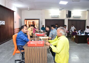 *कलेक्टर श्री सिंह ने जनसुनवाई में सुनी नागरिकों की समस्याएं*