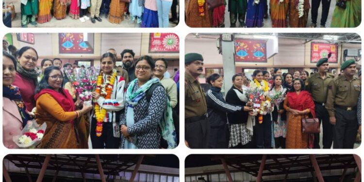 वंशिका परोहा गवर्नमेंट गर्ल्स कॉलेज की छात्रा का मुड़वारा स्टेशन में भव्य स्वागत देखिऐ VIDEO