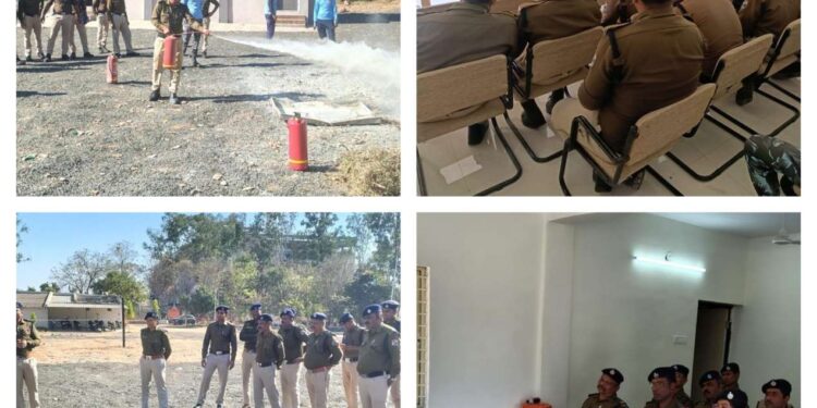 *आपदा प्रबंधन संबंधी समन्वय स्थापित करने के उद्देश्य से आपदा प्रबंधन का प्रशिक्षण सह कार्यशाला डिस्ट्रिक्ट कमाण्डेंट होमगार्ड कार्यालय में सम्पन्न*