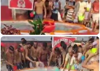 जेल अधीक्षक ने करवाया कुंभ स्नान, कारागार में कैदी बोले हर हर गंगे, बंदी और कैदियों ने किया कुंभ स्नान देखिऐ VIDEO