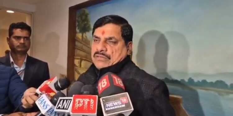 मध्यप्रदेश सरकार प्रत्येक वर्ग के कल्याण के लिए प्रतिबद्ध है…  इसी क्रम में शीघ्र ही विद्यार्थियों को लैपटॉप की राशि तथा प्रावीण्य सूची में आने वाले पात्र विद्यार्थियों को स्कूटी भी प्रदान की जायेगी।