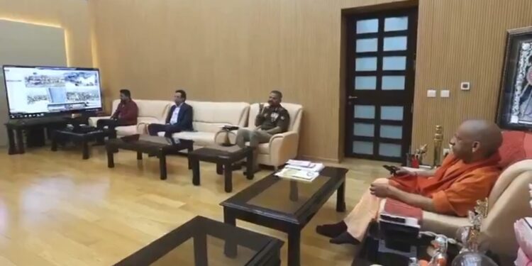 सीएम आवास पर बसंत पंचमी के अमृत स्नान को लेकर बनाया गया कंट्रोल रूम, सुबह बजे से सीएम योगी यहां से महाकुंभ की कर रहे मॉनिटरिंग लखनऊ 