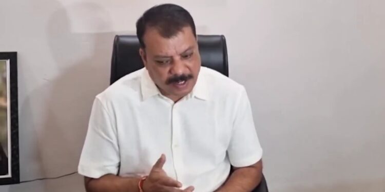 भोपाल  मध्य प्रदेश में स्कूटी और लैपटॉप वितरण को लेकर सियासत गर्म, नेता प्रतिपक्ष उमंग सिंघार ने कहा सुनिऐ
