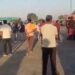कटनी, मैहर और रीवा से प्रयागराज जाने वाले रास्तों पर कई किलोमीटर का लंबा जाम लग गया है, प्रशासन वापस जाने या फिर एक से दो दिन रुकने की अपील कर रहा है देखे .VIDEO