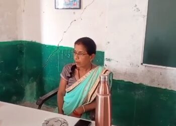 *भगवान भरोसे चल रहा है पुरतला का स्कूल* VIDEO