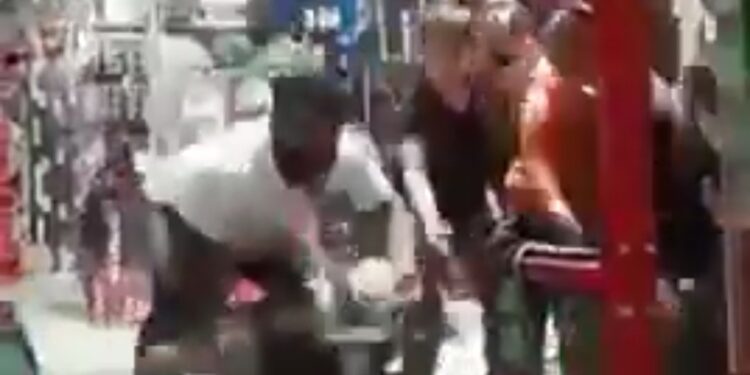 Gym में 270 किलो की रॉड गिरने से टूटी गर्दन, पावरलिफ्टिंग के दौरान 17 साल की वेटलिफ्टर की मौत, नेशनल चैंपियनशिप में जीता था गोल्ड मेडल VIDEO