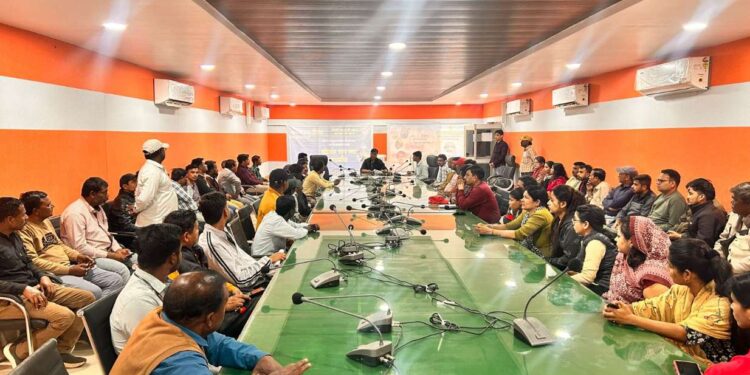 संबल योजनांतर्गत पंजीयन हेतु लंबित प्रकरणों का होगा 7 दिवस में निराकरण, निगमायुक्त के निर्देश पर उपायुक्त द्वारा आयोजित की बैठक