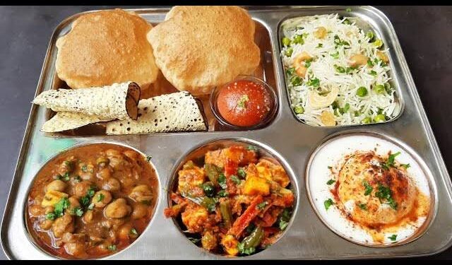 महाकुंभ जाने वाले श्रद्धालुओं को निर्धारित दर पर गुणवत्‍तापूर्ण भोजन व्‍यवस्‍था हेतु खाद्य सुरक्षा अधिकारियों को सौंपे गये दायित्‍व