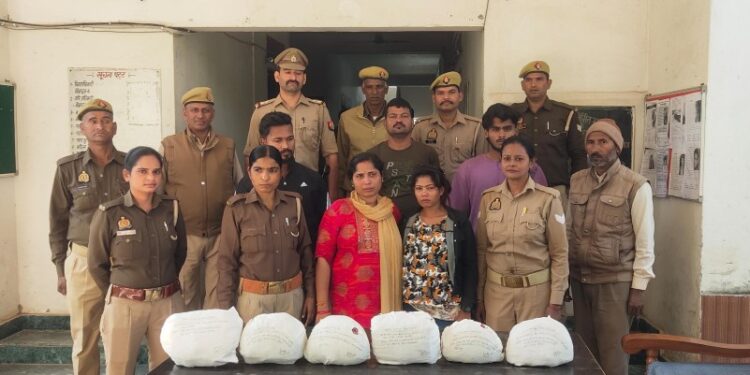 *थाना तिर्वा पुलिस द्वारा 06 नफर अभियुक्तों को 05 किलो 400 ग्राम अवैध गांजा के साथ किया गिरफ्तार ।*