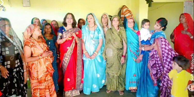 अंतर्राष्ट्रीय महिला दिवस के दिन मुस्कान ड्रीम्स फाउंडेशन समाजसेवी संस्था के द्वारा ग्रामीण क्षेत्र की महिलाओं को आत्मनिर्भर सशक्त बनाने का संकल्प लेने के साथ ही उन्हें सम्मानित किया गया—-
