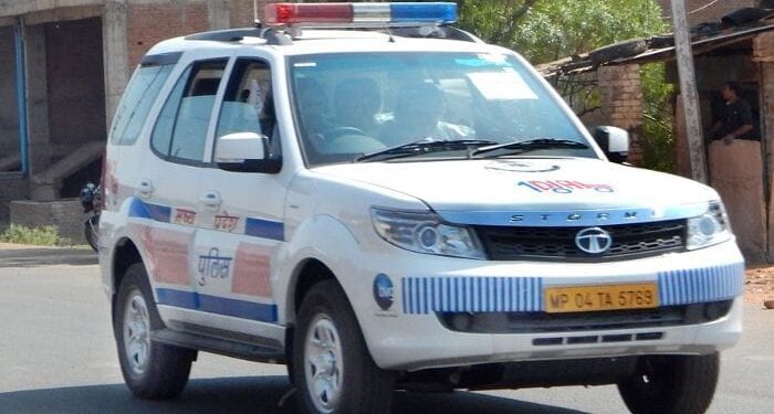 थाना सोहागपुर क्षेत्र के नवल गाँव के पास ट्रेन से गिर कर घायल हुआ 25 वर्षीय युवक, डायल-112/100 एफ आर व्ही ने घायल को पहुंचाया अस्पताल…
