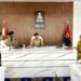 पुलिस अधीक्षक कन्नौज विनोद कुमार द्वारा पुलिस कार्यालय स्थित सभागार में कन्नौज नगर स्थित सभी पेट्रोल पम्प मालिको के साथ सड़क सुरक्षा से सम्बन्धित *नो हेलमेट नो फ्यूल* पर शत प्रतिशत कार्यवाही करने को लेकर की गई गोष्ठी।