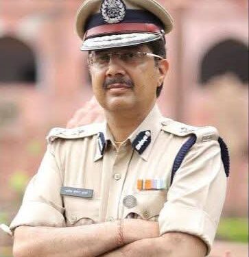 नर्मदांचल के गौरव आईपीएस मनीष शंकर शर्मा के आकस्मिक निधन पर नर्मदापुरम में छाई शोक लहर,भोपाल में हुआ अंतिम संस्कार..