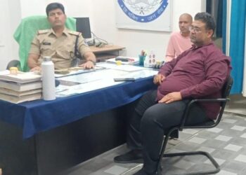 सलसलाई थाने के आरक्षक मांगीलाल दांगी ने कथित पत्रकार से गाली-गलौज की-:SP ने किया लाइन हाजिर,